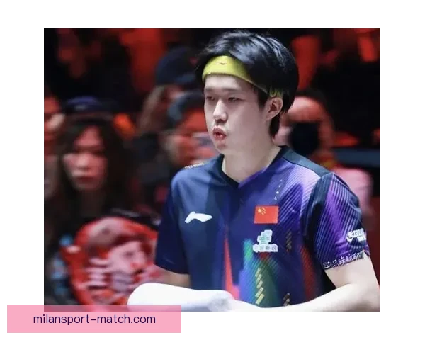 王楚钦接受采访时突然双手撑地拼尽全力感动无数球迷